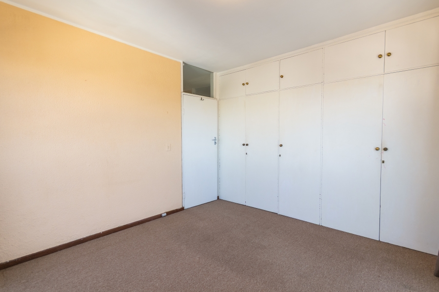 1 Bedroom Property for Sale in Wynberg Upper Western Cape